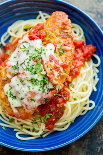 This Chicken Parmesan recipe is the chicken dinner I can count on to make my family happy. Recipe: https://natashaskitchen.com/chicken-parmesan-recipe/ | NatashasKitchen.com