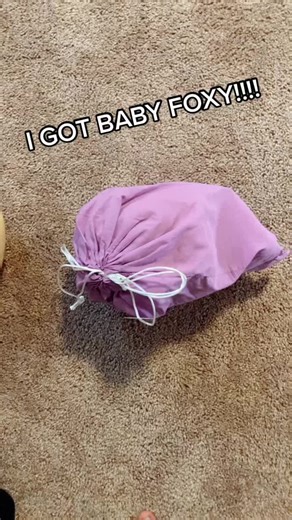 Unboxing Baby Foxy from LankyBox!