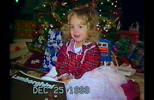 « Qui a tué la mini-miss ? » sur Netflix : l’histoire du meurtre non élucidé de JonBenét, 6 ans - Elle