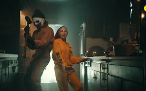 【 Bhad Bhabie】打妈婊新单《Bestie》官方MV