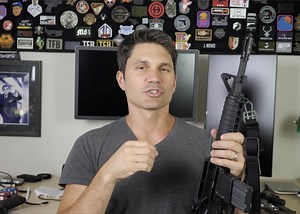 7 Reasons The AR-15/M4 Is Better Than The Steyr AUG