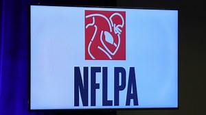 Arbitrator allows Panini to continue to sell NFLPA-licensed trading cards