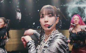 GOT the beat 'Step Back' Stage Video