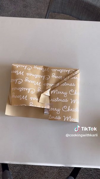 Creative Ideas to Wrap Cookbooks for Gift Giving