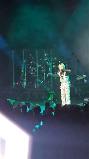 Key Hyping up the NYC crowd