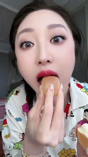 This Little Grandma's Steamed Buns: Delightfully Soft & Tasty