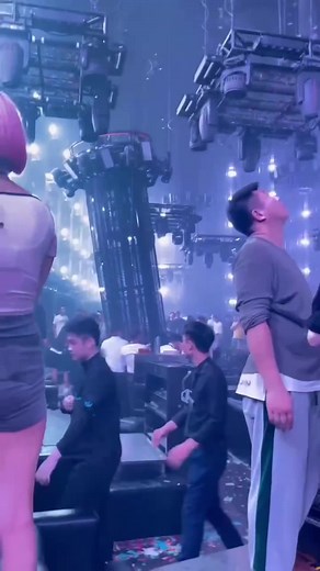 What happened to this night club ? #club #music #dance #entertainment #installation #event #party #show #club #mj #vj #light #lighting #rgb #stage