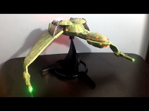 Diamond Select's Starship Legends: Electronic Klingon Bird of Prey Toy Review
