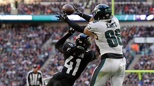 Led by Carson Wentz's three touchdowns, Philadelphia Eagles defeat the Jacksonville Jaguars at Wembley Stadium, 24-18. #PHIvsJAX | NFL Game Recaps