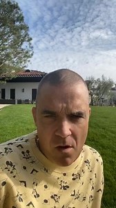 34K views · 1.3K reactions | Brevissima diretta di poco fa. B. #robbiewilliams #rw #iglive | Robbie's Angels Fanpage | Facebook