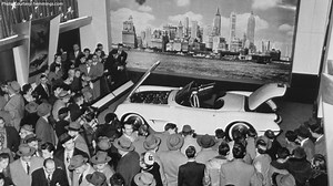 Period pictures of C1 and C2 Vettes from Back in the Day