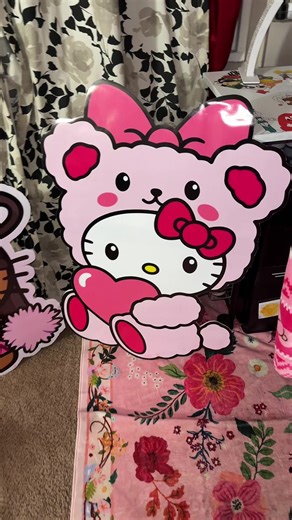 Another thing done for the baby shower DIY hello kitty baby shower #babygirl #diybabyshower #fyp #hellokittybabyshower