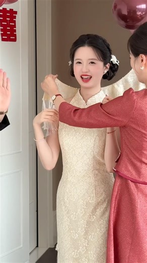 The new bride is so beautiful #wedding #braidal #dress #couple #cute #braidmaids