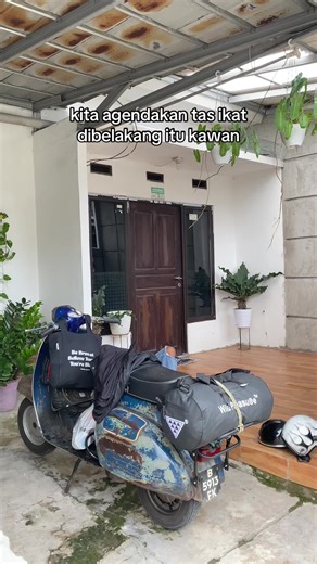 etdah sendiri mulu #vespa #vespaindonesia