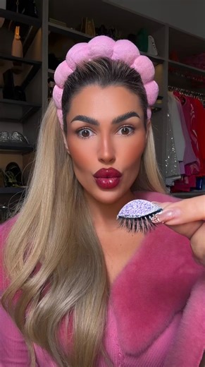 @sabrybeauty on Instagram‎: "I tried eyeshadow and eyelashes sticker 😱🌸 😱🌸 جربت ملصقات ظلال العيون والرموش #sabrybeautydubai #dubaiinfluencer #dubaiblogger #اكسبلورر #مكياج"‎