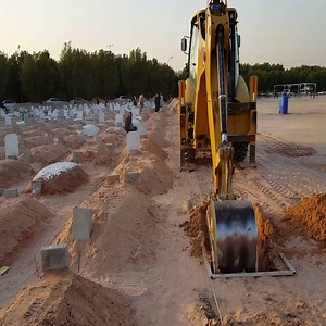 3.7M views · 10K reactions | How to dig a hole | Friendly machines | Facebook