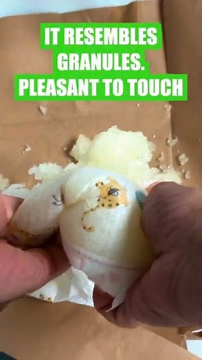 What are diapers inside? I cut open a full diaper to see how it absorbs moisture