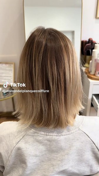 Balayage blond froid ultra lumineux