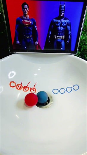 Superman vs Batman: Who is stronger?🥵