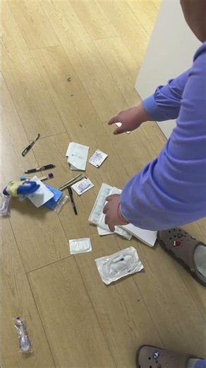 Don t lower your head or your equipment will drop#Nurse#Medical student#Hospital#Nurses un