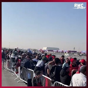 113K views · 2.5K reactions |  La Fédération marocaine a distribué gratuitement 13 000 billets pour la demi-finale historique des Lions de l'Atlas face à la France. La file d'attente devant le stade Al-Janoub est assez... impressionnante ► bit.ly/3Pol7KT | RMC Sport | Facebook