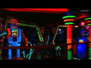 Disneyland Paris - Attraction Buzz L'Eclair - Buzz Lightyear Laser Blast (complete ride) HD