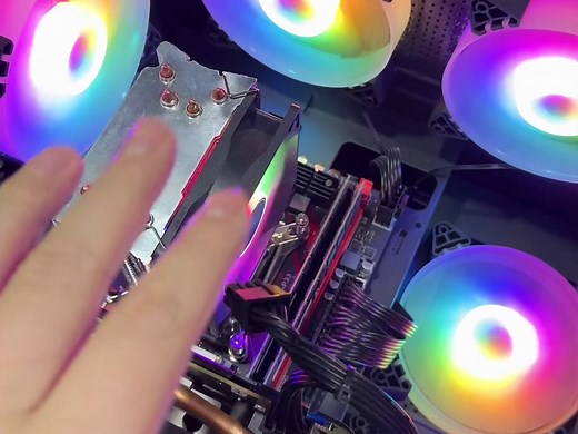 买E5打游戏自己要测试好主板内存槽#E5 #内存槽 #电脑回收 #回收电脑