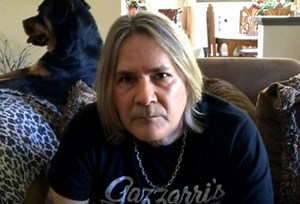 CARLOS CAVAZO On QUIET RIOT Continuing Without Any Members Of Classic Lineup: 'I Think It's Stupid For Somebody To Do That'