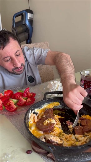 Never Seen a Breakfast Like This! 🍳 Köksal Baba Dives Into the Sujuk! 😋