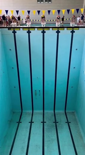 Running Technique in Pool Sprinting Demonstrated