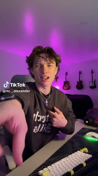 itz._.alexander (@itz._.alexander) - Word #._. | silvana and alex saying the word