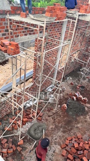A Construction Helper Who’s Not Only Strong but Also Highly Skilled#farming#building#shortvideo