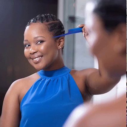 How to create the perfect finger waves? 1. Start off with clean damp hair. Pump out the Isoplus Wrap & Styling Foam and apply it to your hair. 2. Using a fine-tooth comb, create a deep side part. Then starting at the hairline, use the comb to create an S-shaped wave in the hair. 3. Once you've created all of the waves.. Allow the hair to dry completely under a dryer. 4. To finish the style, spray the Isoplus Oil Sheen Spray over the entire style to add shine and seal in the look. #Isoplus | ISOP