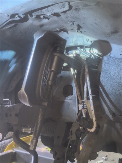 Toyota Tundra ball joint (rótula) replacement guide