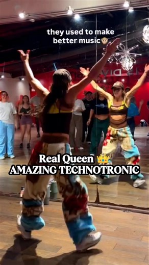 Queen Amazing Technotronic Pump Up The Jam Special Remix Music Video Classic Hit Shuffle Dancer P15