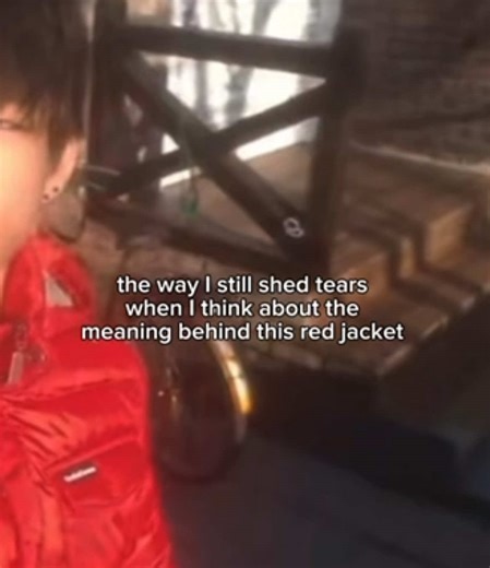 BTS V's Stylish Fashion Moments