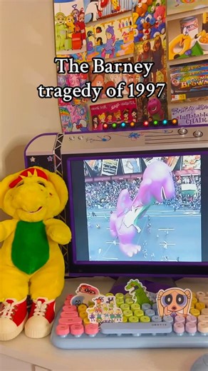 NOSTALCHICKS ™︎ | Nostalgia Community 🥳 on Instagram: "This one definitely traumatized us as kids Who remembers this Barney tragedy? 💜"
