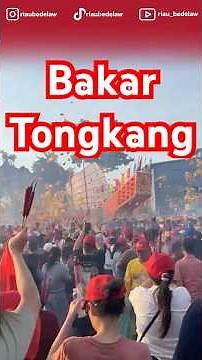 Nah ternyata tradisi bakar tongkang itu... #riau #riauhits #eventriau #wisatariau #bakartongkang