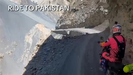 🏍 KARAKORAM RIDE 2026 — “Ride Above The Clouds” 🏔 . Bersedia Untuk Satu Perjalanan Hidup Yang Anda Takkan Lupa! 🌍 Ni Bukan Sekadar Ride, Ni Pengembaraan Ke Sempadan Dunia! Dari Bumi Pakistan Terus Ke China Border Paling Tinggi Di Dunia! . ITINERARY PENUH: ✈ Day 1 – Fly Dari KL Ke Islamabad 🚌 Day 2 – Roadtrip Panjang Ke Chilas 🏍 Day 3 – Ride Bermula! Gilgit ➜ Hunza 🏍 Day 4 – Hunza ➜ Pasu (Panorama Macam Dalam Movie!) 🏔 Day 5 – Pasu ➜ Khunjerat ➜ Pasu (Sampai Border China!) 🏍 Day 6 – Pasu 