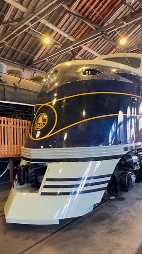 573K views · 9K reactions | One of six units placed in service, No. 51 first streamlined diesel-electric locomotive in the world #trains #reel #railroad #reels #AmaZing #cool #railroadhistory | Big Trains | Facebook