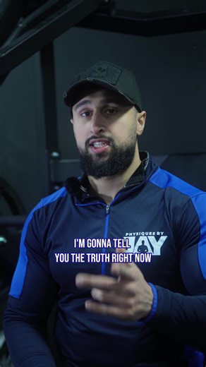 WHY I WILL REMAIN A LIFETIME NATTY📈 I chose to stay natural not because it’s easy, but because it’s honest. As an athlete - i want my results to be earned, not injected. As a coach, I refuse to tell people they need drugs to change their body or their life. Most people don’t need shortcuts. They need structure. They need consistency. They need to master the basics: training with intent, eating properly, recovering, and being patient. You can build an elite physique, confidence, and discipline w