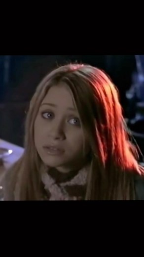 mary-kate & ashley olsen on Instagram: "pls this movie was so unserious 💀 (getting there, 2002) . #marykateandashley #marykateandashleyolsen #theolsentwins #olsentwins #ashleyolsen #marykateolsen #gettingthere #early2000s #2000s #2000sfashion #2000snostalgia #2000saesthetics #2000saesthetic #2000smovies #2000sstyle #2000sthrowback #2000schildhood #2000svibes"