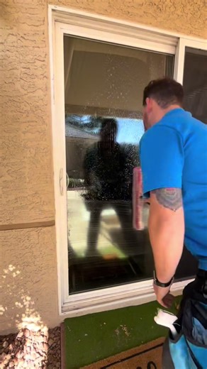 Clean windows make your whole space feel brighter. ✨ Professional window cleaning doesn’t just improve the view — it brings in more natural light, helps your home or business feel fresh, and shows that your property is well cared for. At Jettison Services, we focus on the details: • Streak-free glass • Frames and sills wiped down • Screen cleaning available • Reliable, professional service Perfect for homes, rentals, storefronts, and offices that need that extra shine. Because you deserve a clea