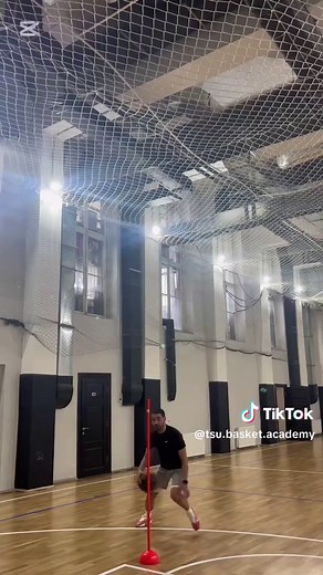 📣🏀 STEP UP აკადემიის მწვრთნელი ნიკა რობაქიძე ავარჯიშებს