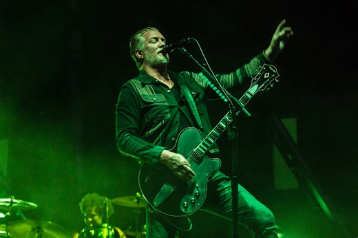 I Queens of the Stone Age potrebbero essere i primi a suonare nelle catacombe di Parigi | Rolling Stone Italia