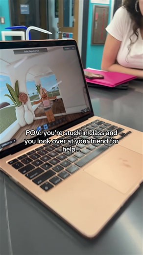 @evelyn is a gamer girl 4L ig 💯 #school #funny #roblox | roblox