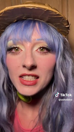 Unique House Tour with Ashnikko's Quirky Narration