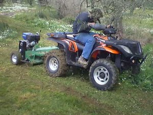 καταστροφεας χορτων με γουρουνα