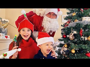 Christmas story for kids about Santa Claus | Christmas tree and Presents
