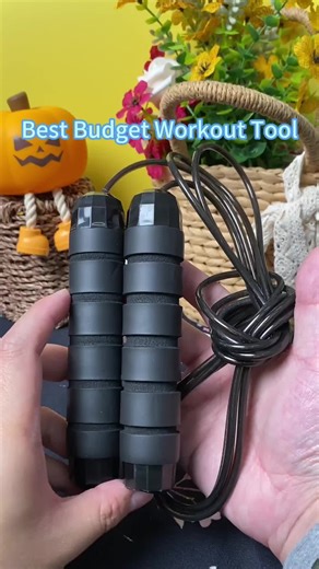 A durable, weighted steel wire jump rope with removable 150g weights and non-slip foam handles, designed for effective cardio and fat-burning workouts.#WeightedJumpRope #FitnessEssentials #CardioWorkout #HomeWorkout #FitnessTools